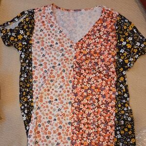 Colorful Floral V-Neck Short Sleeve Top